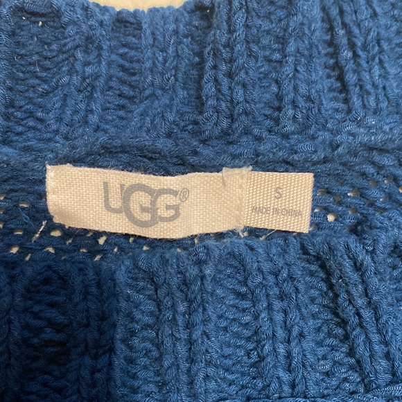 Ugg Knit Sweater, Beautiful Deep Marine Blue! Oversized, fits Sm/Med Rich Color! - Picture 12 of 12
